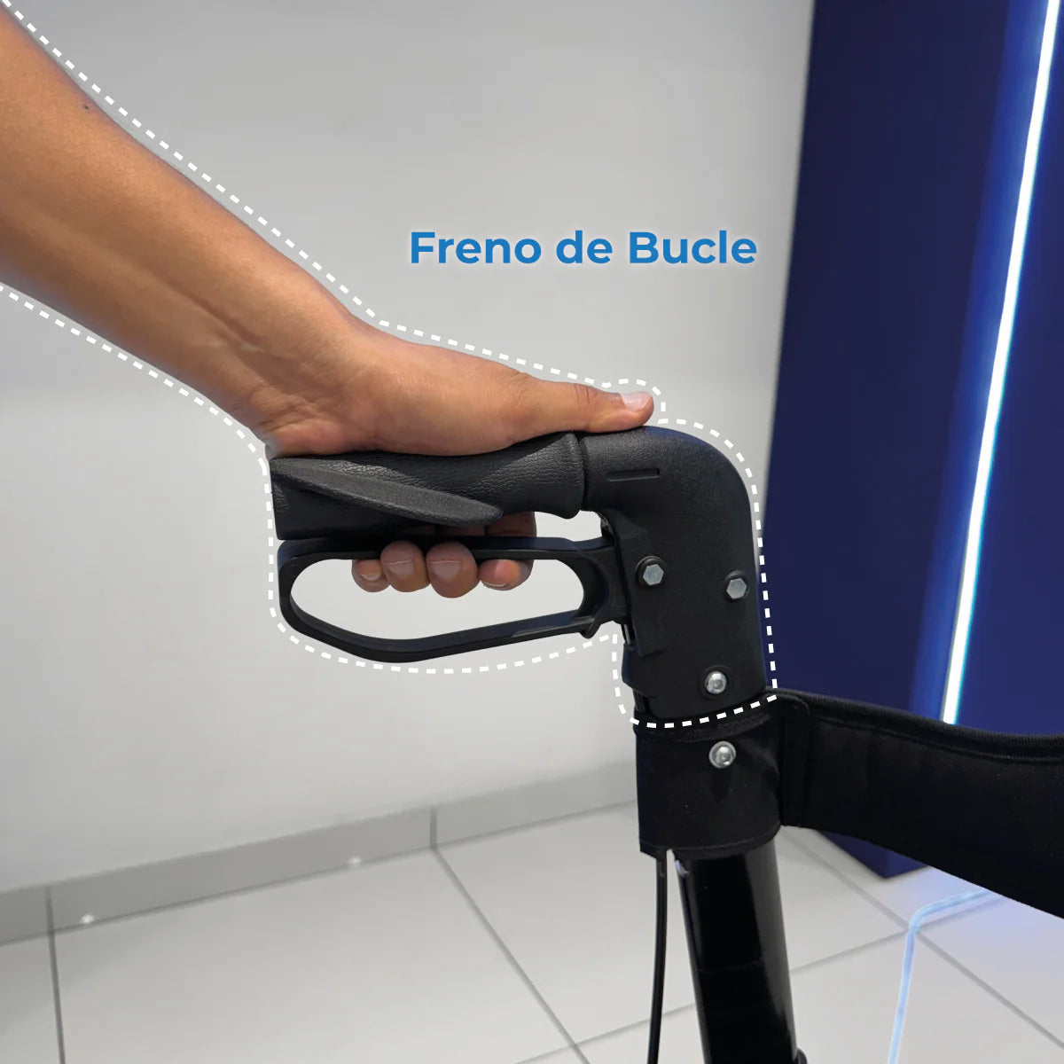 Andadera Plegable con Ruedas, Asiento y Respaldo, Porta Bastón y Ajuste de Altura / Marca Handy